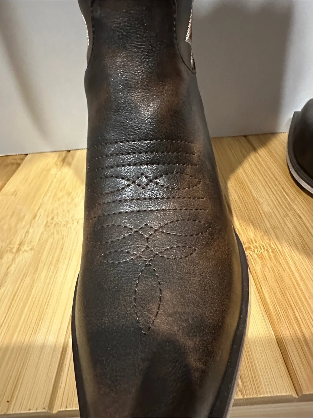 502HE - Women's Tall Brown Western Cowboy Boots with Decorative Stitching